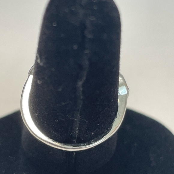 Cubic zirconia and silver tone thin band ring size 7.5 - Picture 6 of 6